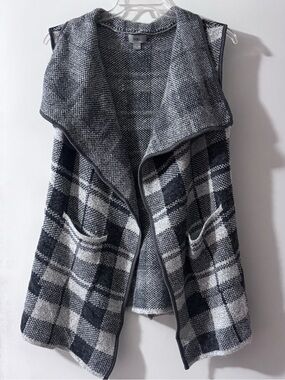 Yaira Black White Plaid Knit Cascading Open Front Vest with Pockets Size L